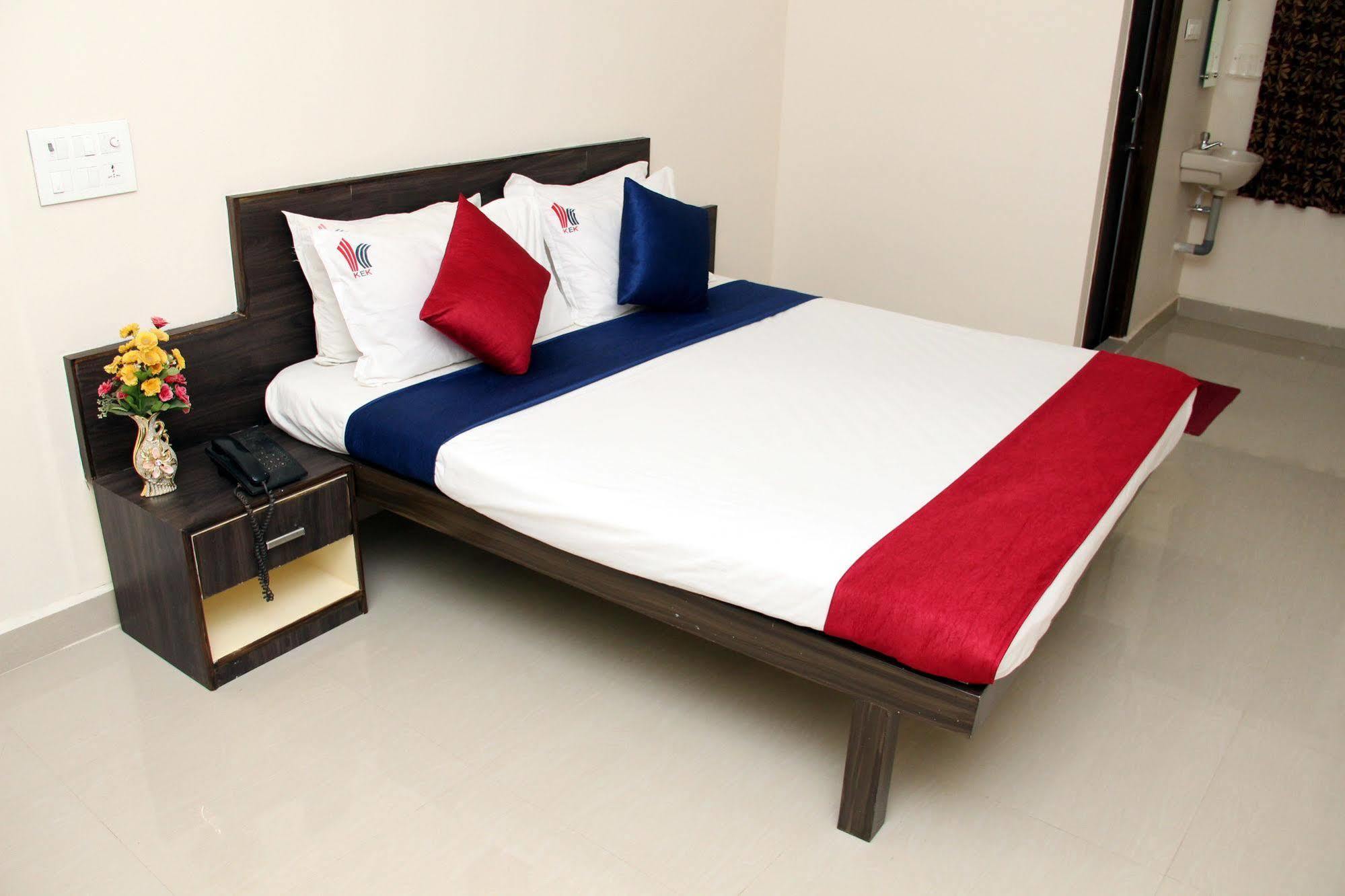 Kek Accommodation Chennai Luaran gambar