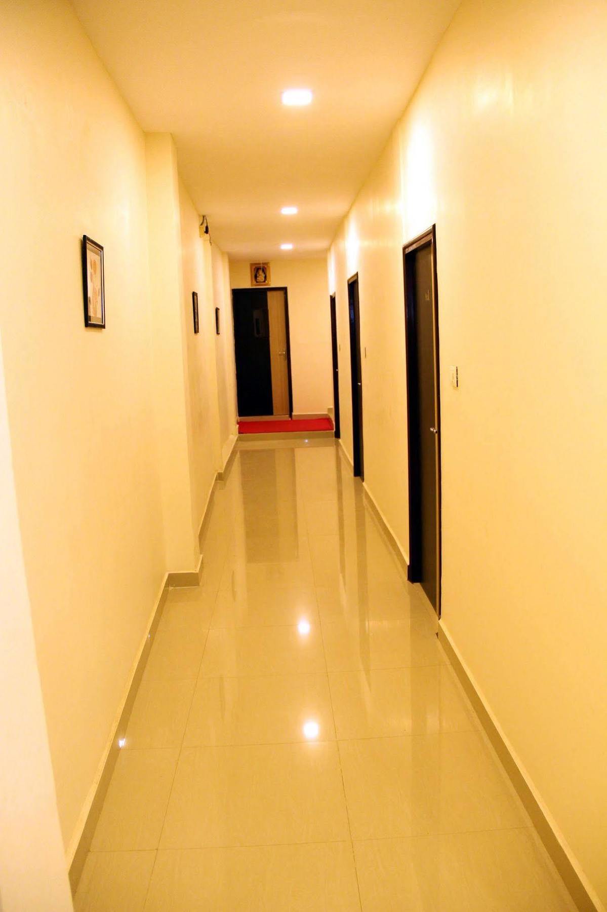 Kek Accommodation Chennai Luaran gambar